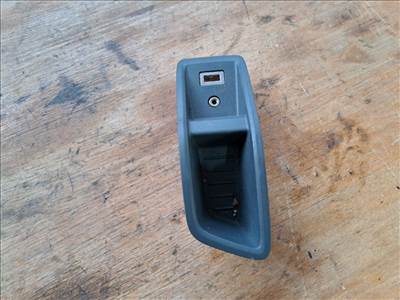 FORD C-MAX II  AUX Csatlakozó (35297) JCI2105971