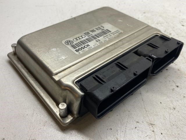 AUDI A4 B5 Motorvezérlő 5. kép