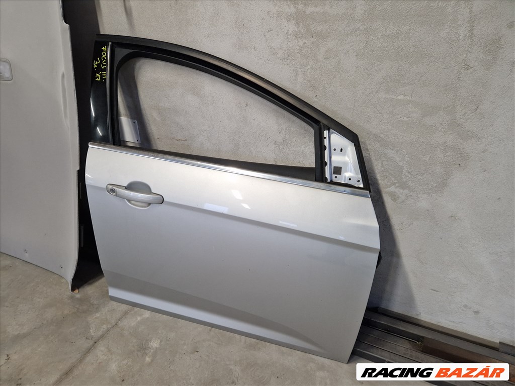 Ford Focus III jobb első ajtó  1. kép