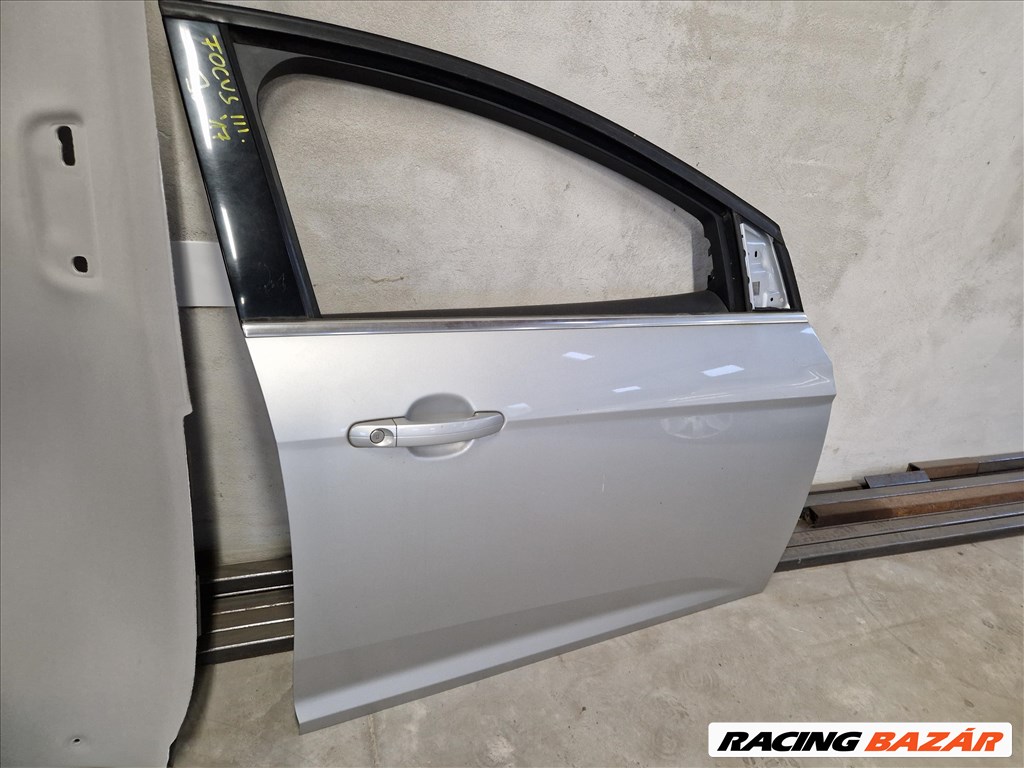 Ford Focus III jobb első ajtó  3. kép