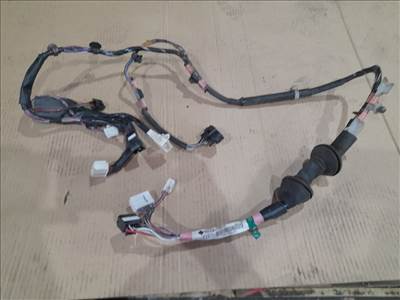 TOYOTA AVENSIS VERSO _CLM2_, _ACM2_ Jobb első Ajtó Kábelköteg (41804) 82152-44150