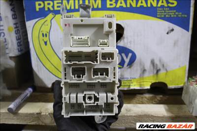 Toyota RAV4 (XA20) Biztosítéktábla utastér 8273342080