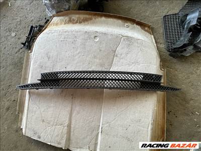 BMW 1-es E81, E87 LCI első lökhárító alsó rács 51117182367