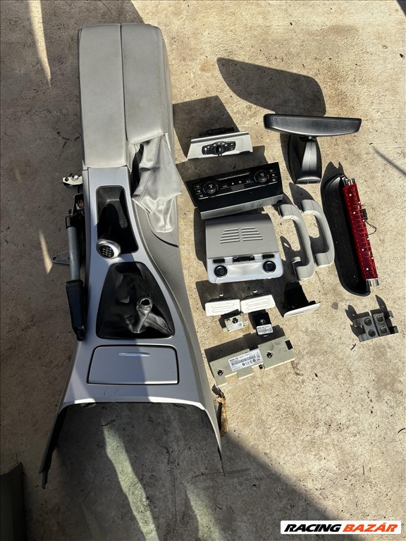 BMW 320 (E90, E91, E92, E93) bontott alkatrészei 2. kép