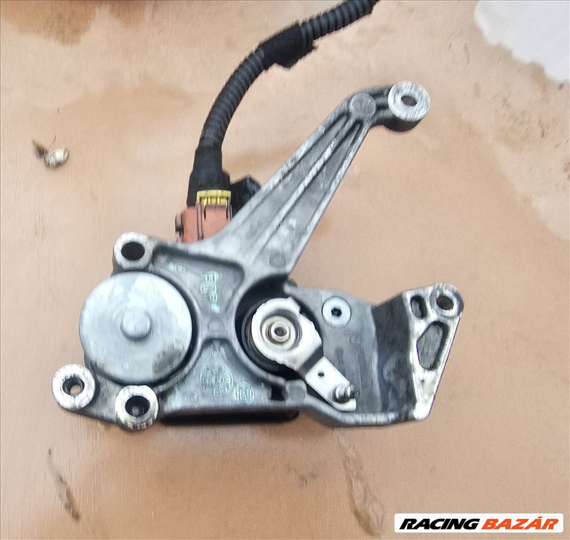 Opel Astra H, Opel Vectra C, Opel Zafira B Szívócső állító elem terelölap  1. kép