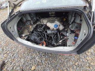 AUDI A8 (4E) Csomagtérajtó Gumikéder