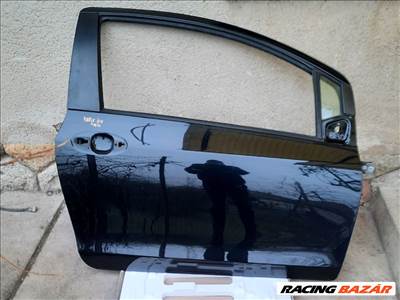 Toyota Yaris (XP90) jobb első ajtó 2678