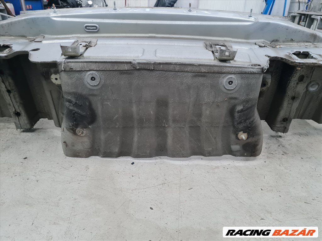 Volkswagen Golf VII kombi hátsó hátfal LA7W (14606) 2. kép