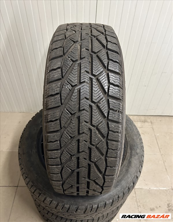 225/55R17 új Taurus téli gumi Winter UHP 225/55 R17 4. kép