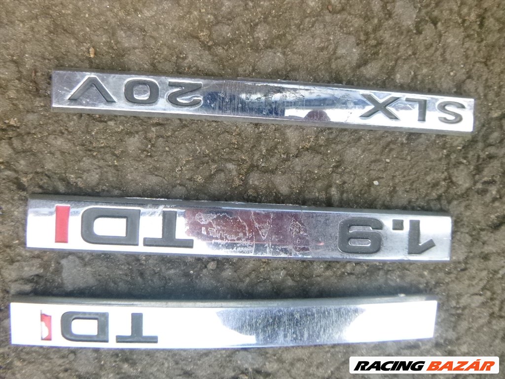 Skoda Octavia I csomagtérajtó embléma  2. kép