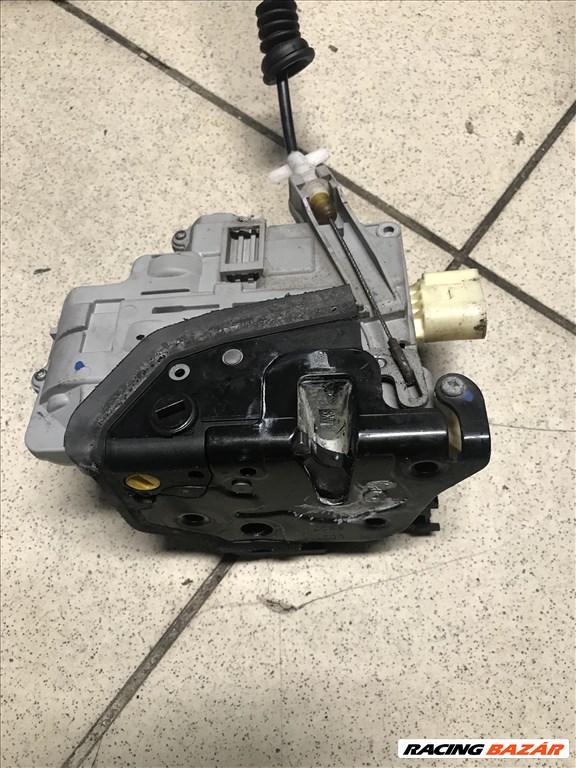 Volkswagen Passat B6 bal hátsó ajtózár 3c4839015a 2. kép