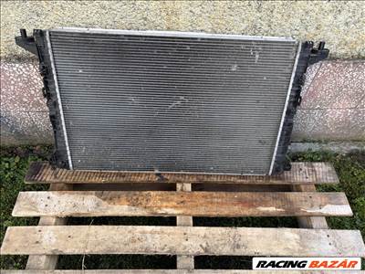 Audi A4 (B9 - 8W) vízhűtő 8W0121251AB
