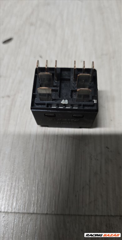 Ford Focus Mk1 1.8 16V ablaktörlő relé 98ag14n089 2. kép