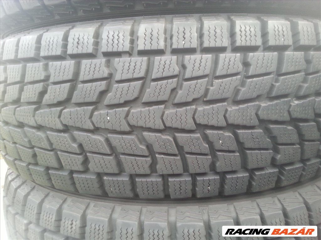  215/65R16 Dunlop Grandtrek SJ6 újszerű 9 mm-es téli gumi garnitúra 3. kép