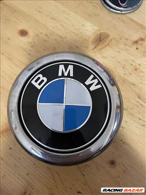 BMW 1-es sorozat F20, F21 csomagtér ajtó nyitó, hátsó embléma kompletten 51247248535