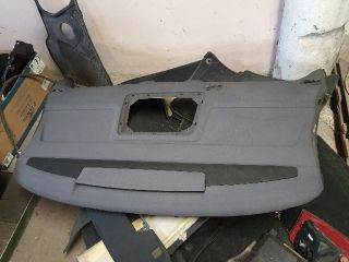 AUDI A8 (4E) Kalaptartó