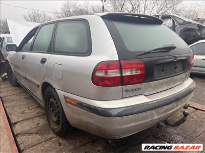 Volvo V40 1.6i bontott alkatrészei