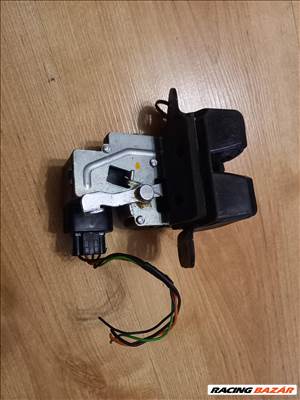 Kia Venga, Kia Cee'd (JD) csomagtér ajtó zár 812301h000