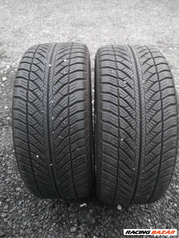  245/4518" 2db újszerű Goodyear téli gumi gumi 1. kép