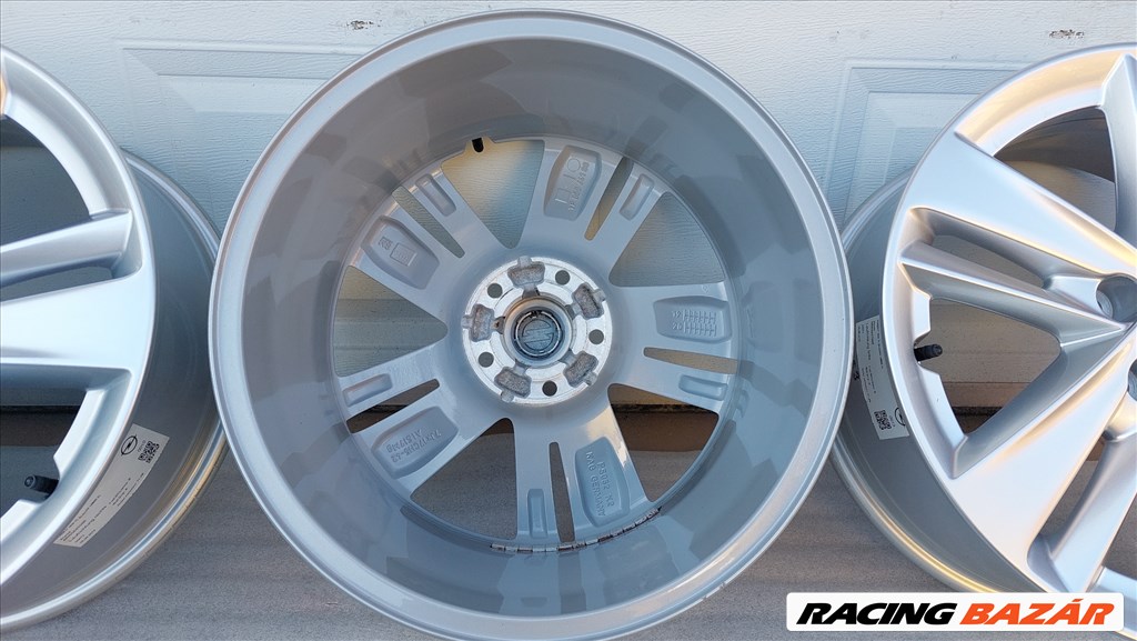 Eladógyári, Opel Grandland X 17" alufelni 5x108 ujszerű 8. kép