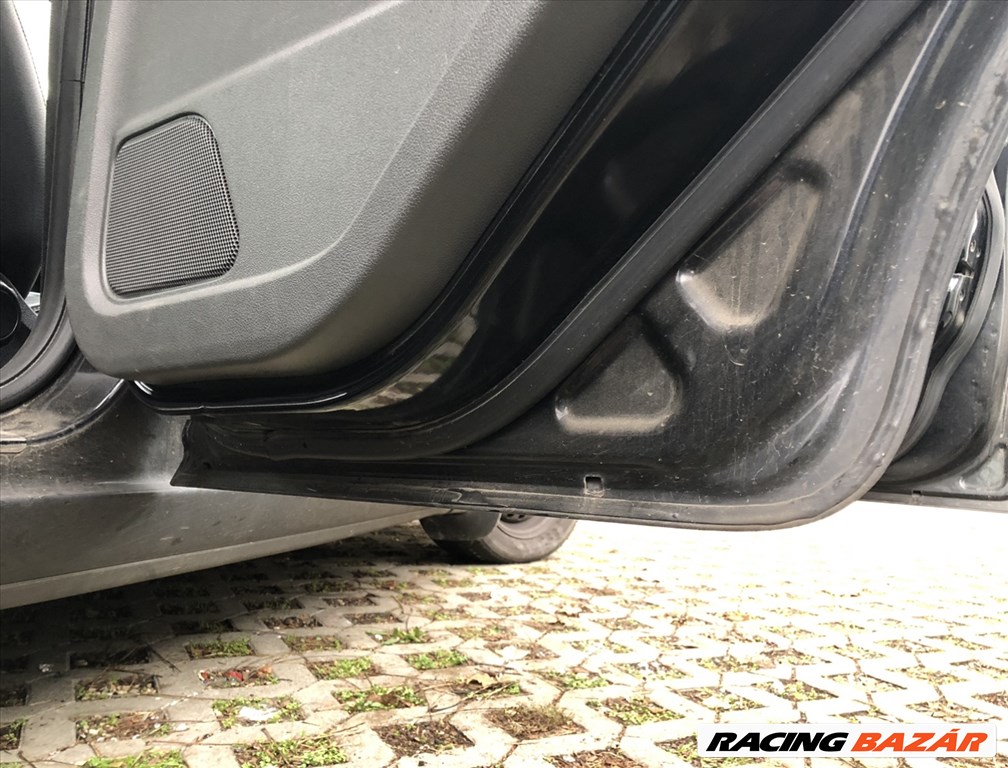 Ford Focus Mk2 Jobb hátsó ajtó fekete 5ajtós 2. kép