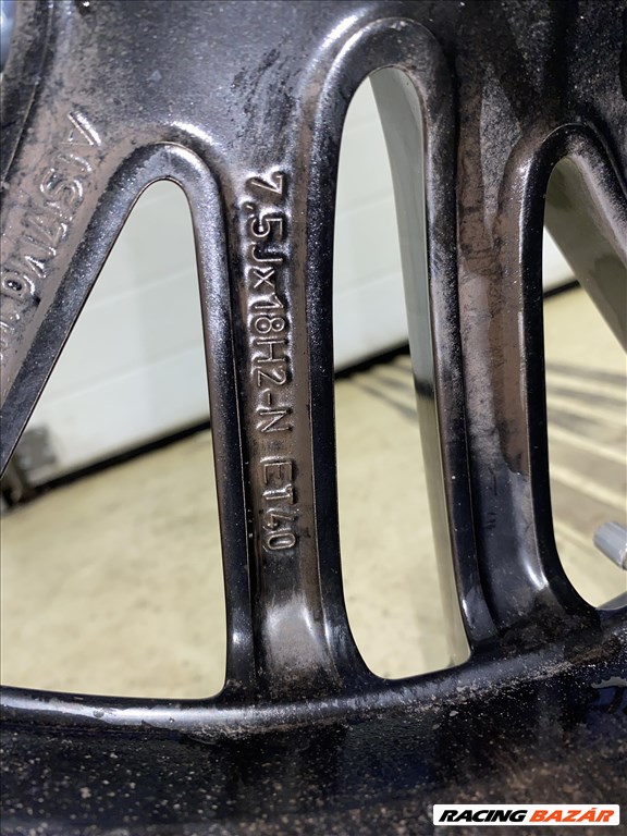  5x112 lyukosztású 18" újszerű (gyári felni) alufelni, rajta 225/45 újszerű Pirelli téli gumi 4db 5. kép