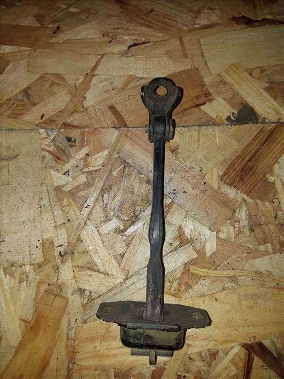 Suzuki Swift III 04-10 Első Ajtó Nyitáshatároló 2. kép