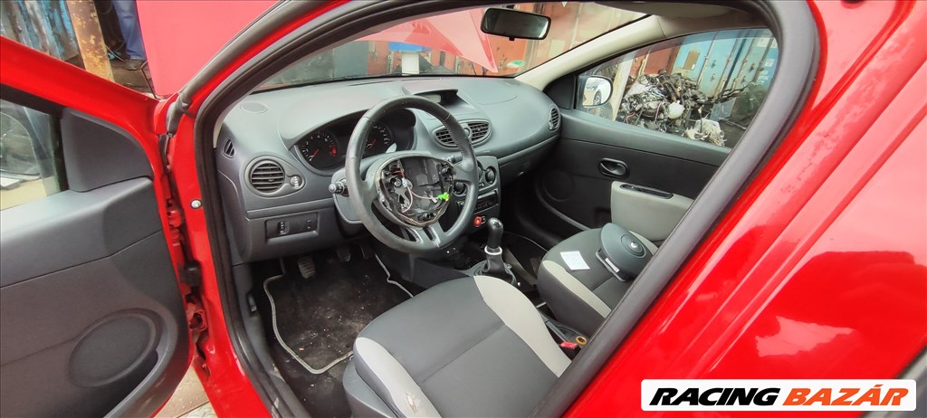 Renault Clio III bontott alkatrészei 3. kép