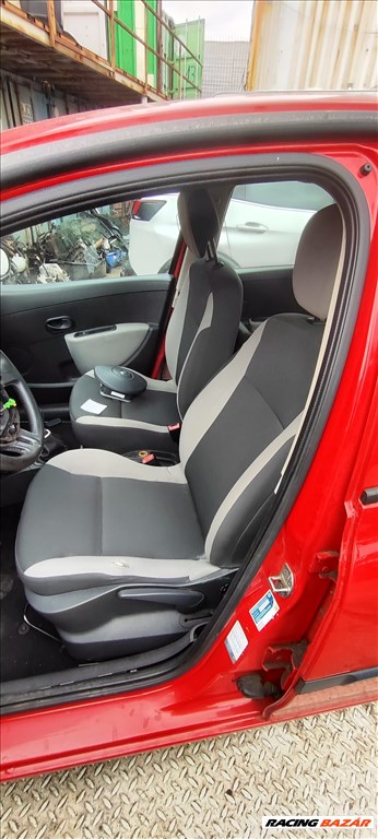 Renault Clio III bontott alkatrészei 7. kép