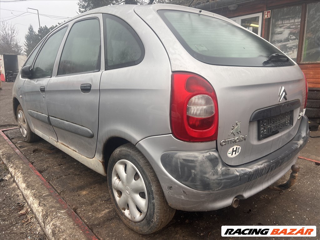 Citroën Xsara Picasso 1.8i bontott alkatrészei 2. kép