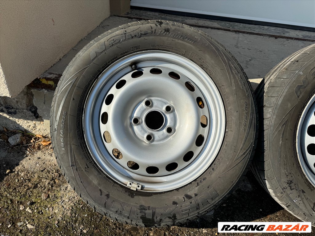Volkswagen Caddy acélfelni nyári gumikkal 195/65 R15 2. kép