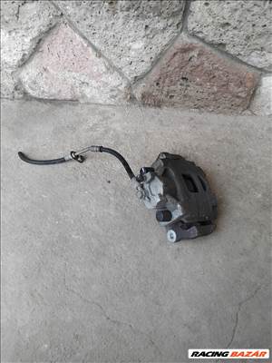 Toyota Yaris (XP130/XP150) 1.5 VVT-I Hybrid Bal első féknyereg 2393