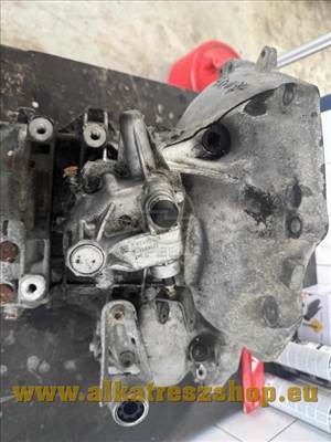 Opel váltó F17W394. Meriva A, Astra H, Zafira B, Astra G, Vectra B, Vectra C. 