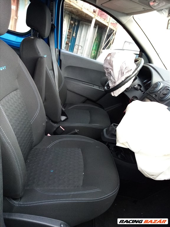 Dacia Dokker bontott alkatrészei 6. kép