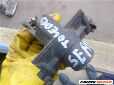 Seat Toledo I 1L, 1996 CSOMAGTÉR zárhenger kulcs nélkül 