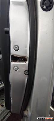 Toyota Corolla (E120/E130) Jobb első ajtó zárszerkezet 