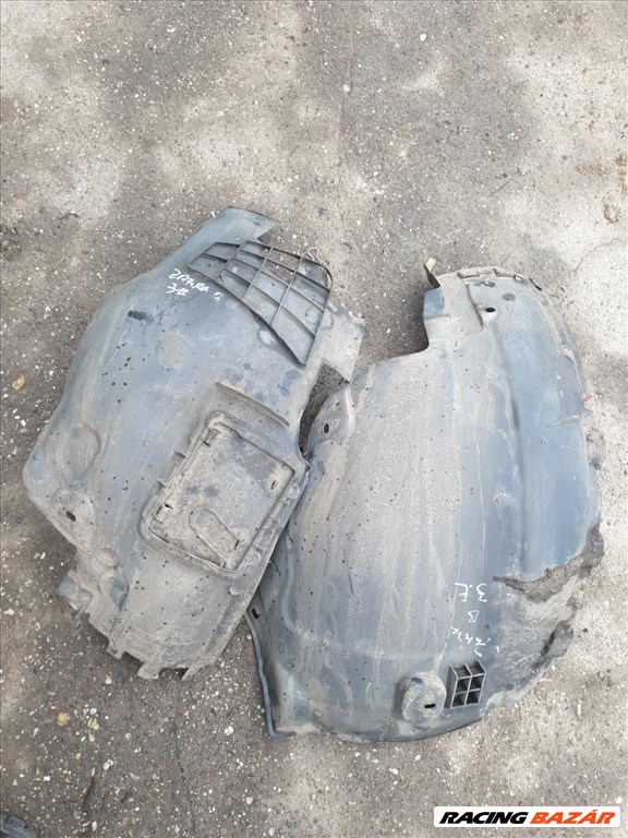 Opel Zafira B jobb és bal oldali dobbetét 1. kép