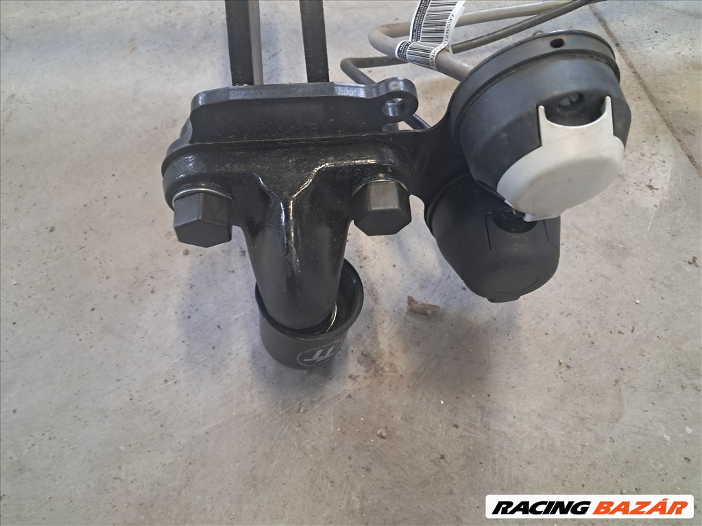 Ford Focus Mk3 vonóhorog  5. kép