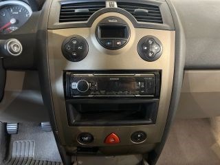 RENAULT MEGANE II lépcsőshátú (LM0/1) Középkonzol Keret 1. kép