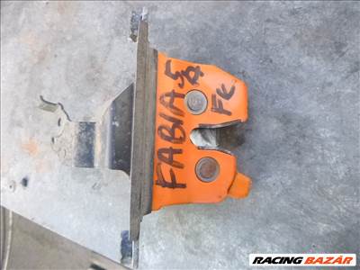 Skoda Fabia I 2002 csomagtér ajtó alsó zárszerkezet 