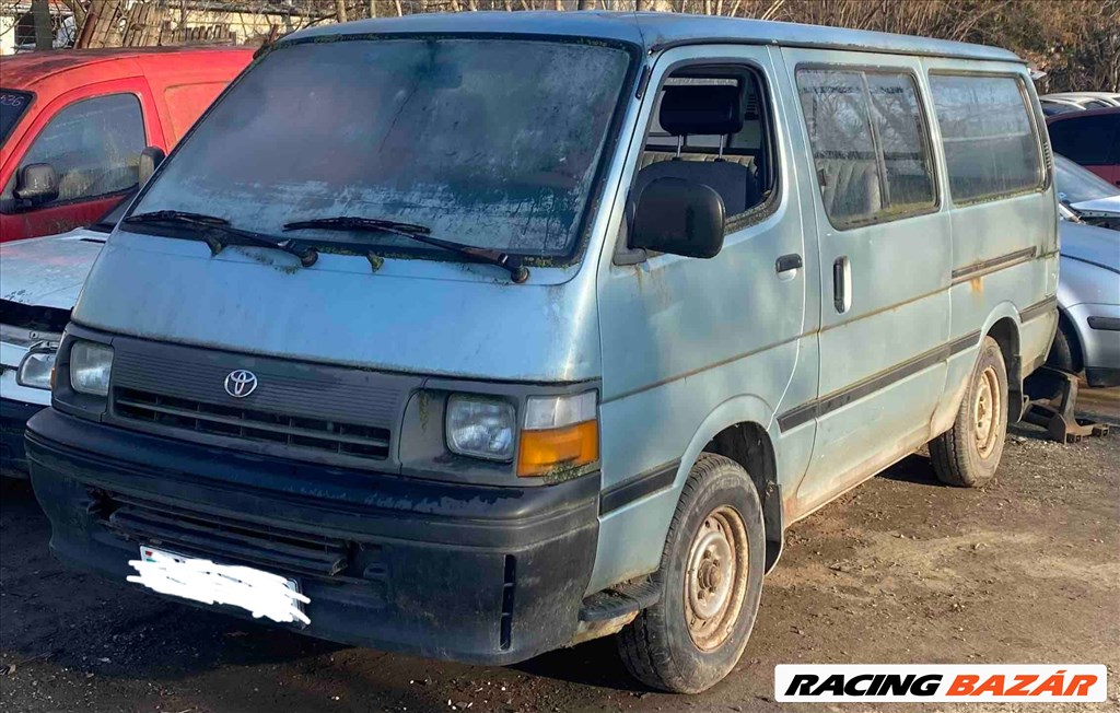 Toyota HiAce bontott alkatrészei 2. kép