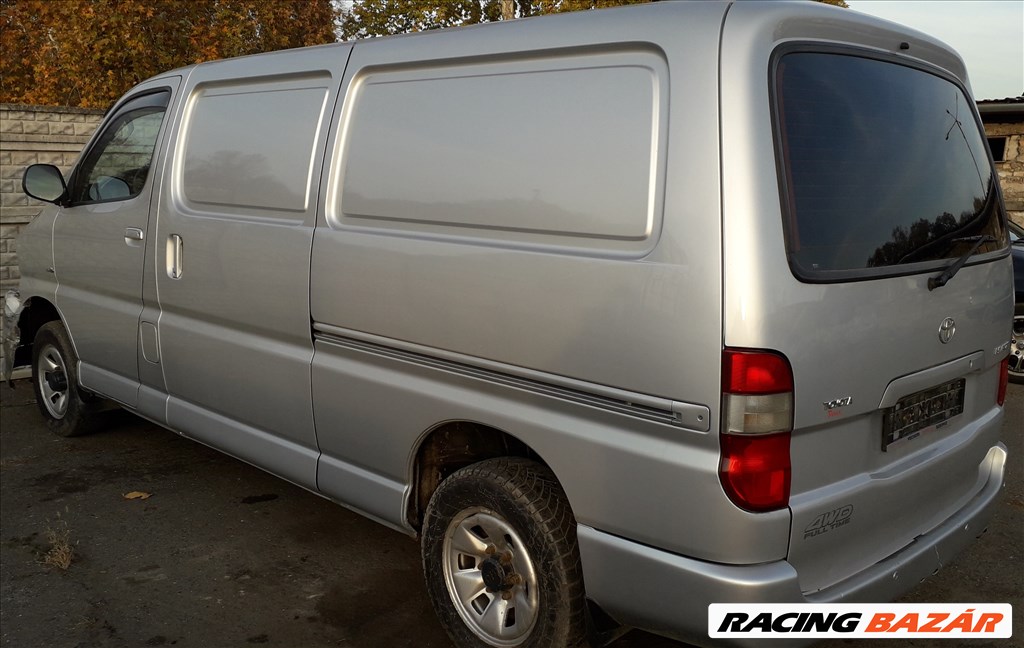 Toyota HiAce bontott alkatrészei 3. kép