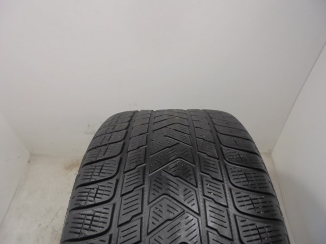 Pirelli Scorpion Winter 295/35 R21  1. kép