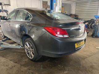 OPEL INSIGNIA Bal hátsó Dobbetét (Kerékjárati, Műanyag)