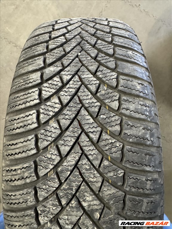  5x112 lyukosztású 17" újszerű (gyári felni) alufelni, rajta 205/50 használt Bridgestone téli gumi  6. kép
