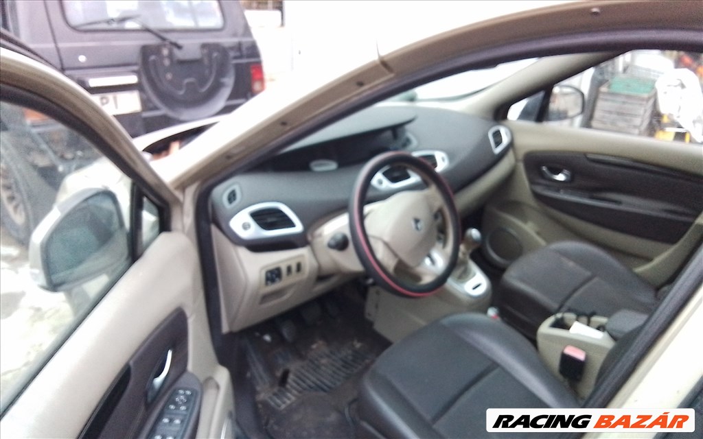 Renault Scénic bontott alkatrészei 4. kép