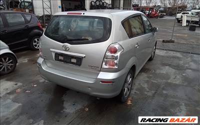 Toyota Corolla Verso (AR10) bontott alkatrészei 