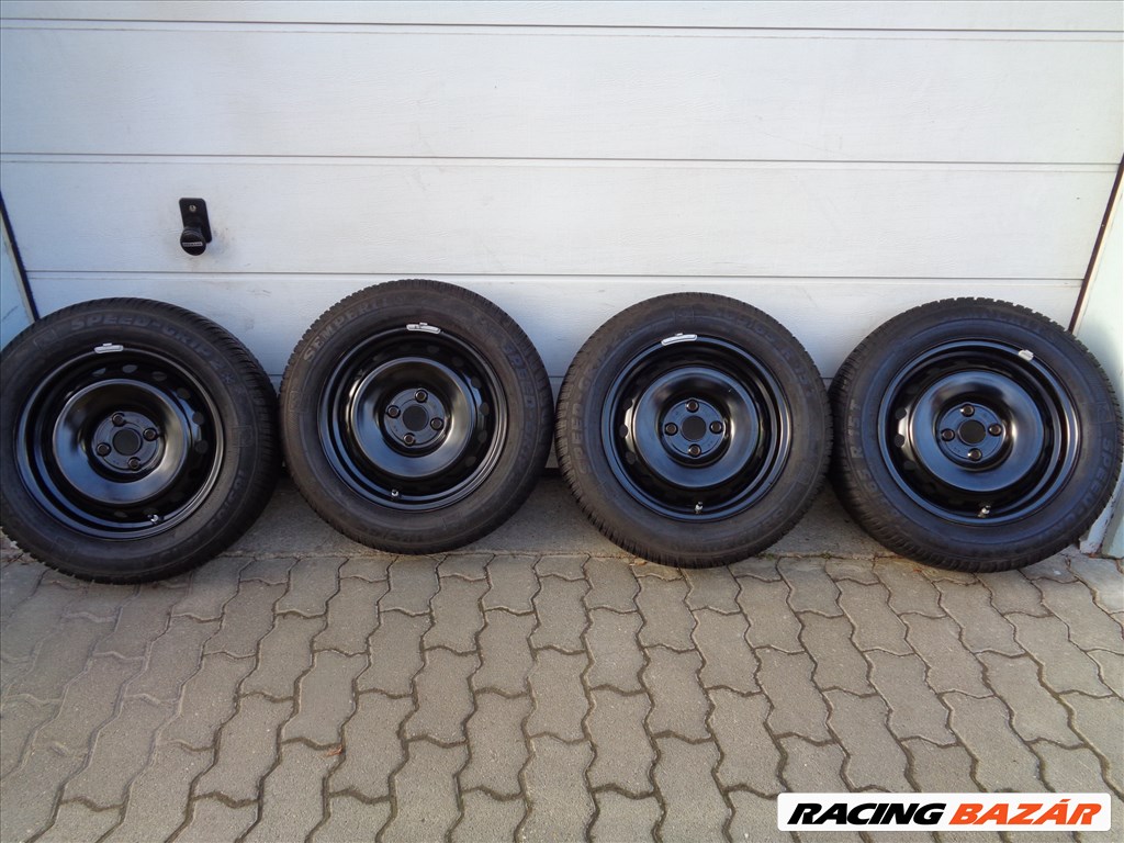 Hyundai lemezfelni 15-ös, 4×100-as, szenzorral, 185/65-ös téli gumival eladó. 1. kép