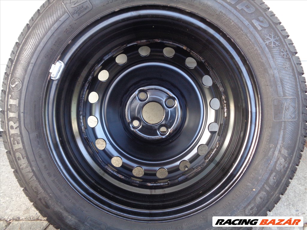 Hyundai lemezfelni 15-ös, 4×100-as, szenzorral, 185/65-ös téli gumival eladó. 3. kép