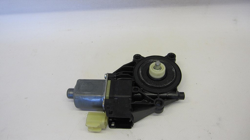 Ford Fiesta MK7 Eladó  5 ajtós jobb első elektromos ablakemelő motor 1. kép